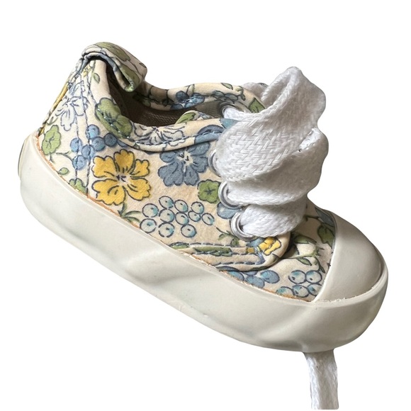 Baby Gap sneakers - Picture 1 of 2